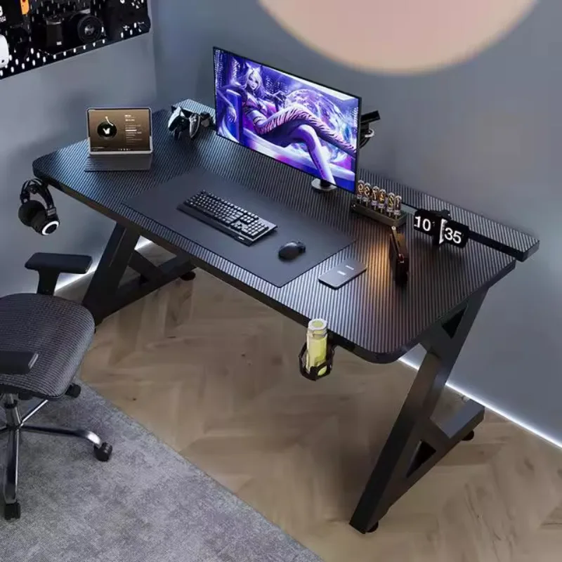 Desk Setup Designer - Q ミニマリスト ブラック コンピューター デスク デザイン
