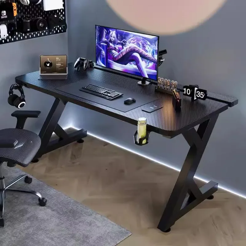 Q ミニマリスト ブラック コンピューター デスク デザイン - Desk Setup Designer のレビューと価格