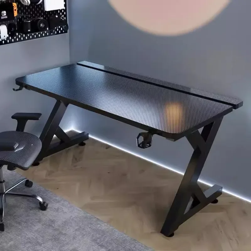 Q ミニマリスト ブラック コンピューター デスク デザイン - Desk Setup Designer のレビューと価格